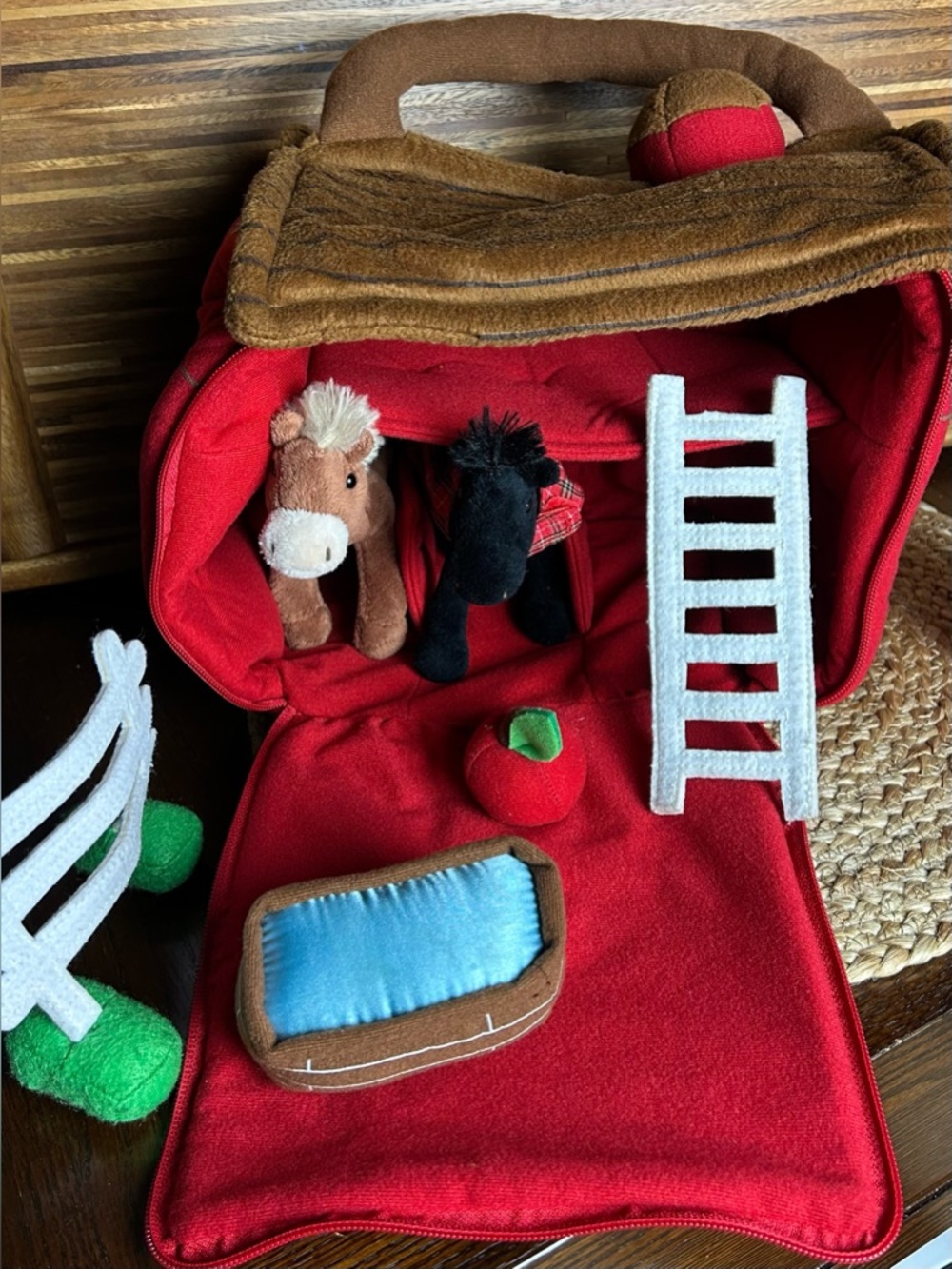 FAO SCHWARZ Plush Horse Pony Red Barn Stable RARE And Retired - Picture 2 of 2